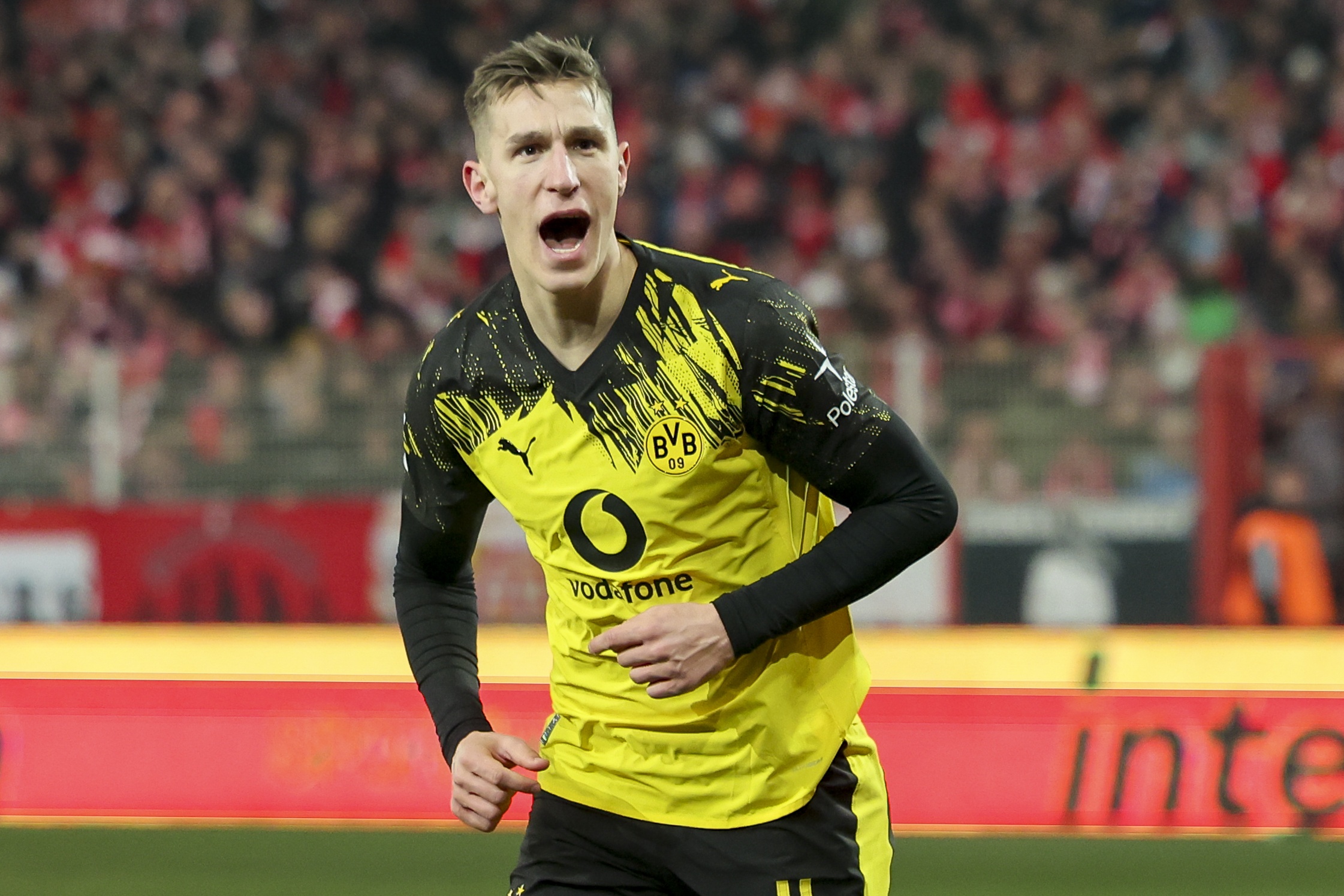 阿斯：施洛特贝克与多特谈判氛围友好，未来合同可能有离队条款