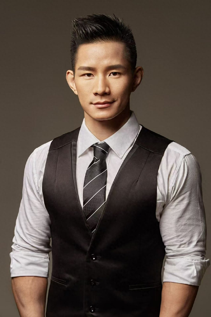 开云体育下载安装-从驻港教官到新媒体顶流：杨建平，如何让格斗文化“破圈”生长？|搏击|MMA|UFC|粉丝|产业_新浪体育_新浪新闻